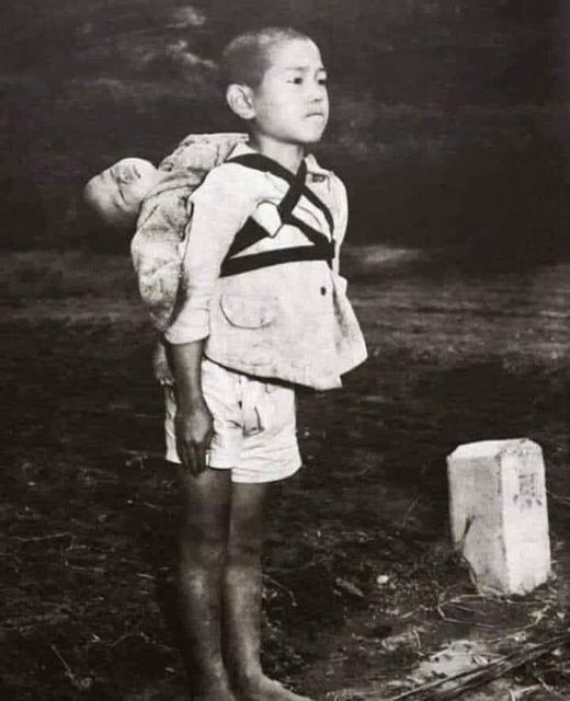 Povestea băiatului japonez,care își ducea fratele mai mic mort in spate